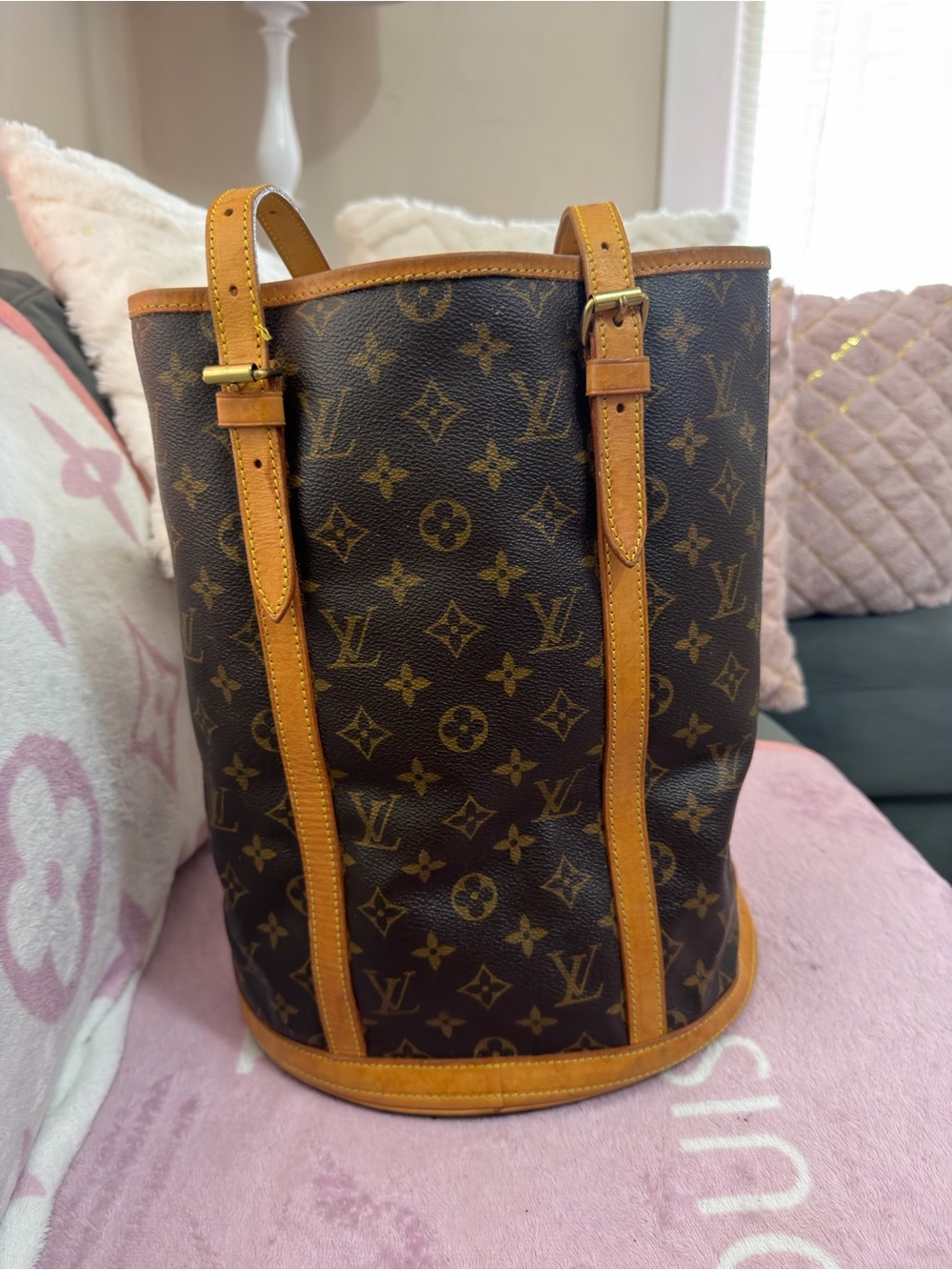 Vintage Authentic Louis Vuitton Monogram Canvas Bucket Bag